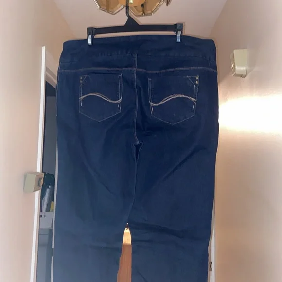 Reitmans Jeans - Picture 2 of 3